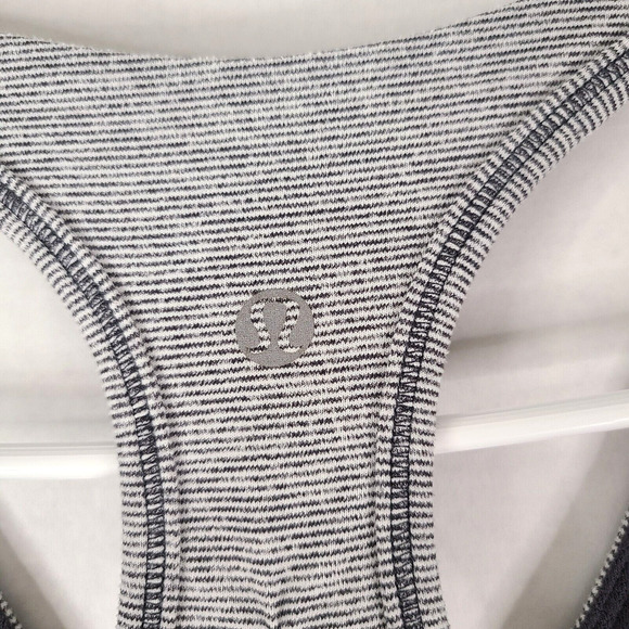 Lululemon Tank Top 4 Racerback Keyhole Stripe Built In Bra Active Black White - Picture 10 of 13